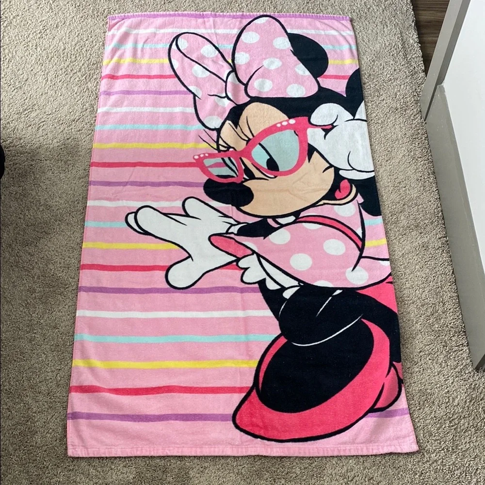 Disney Minnie Mouse beach towel